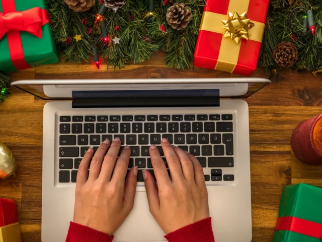 Maximize Your Holiday Advertising Strategy: 5 Tips for Successful Campaigns